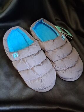 Rockdove "Campground" Memory Foam Down Quilted Slippers - L 11-12